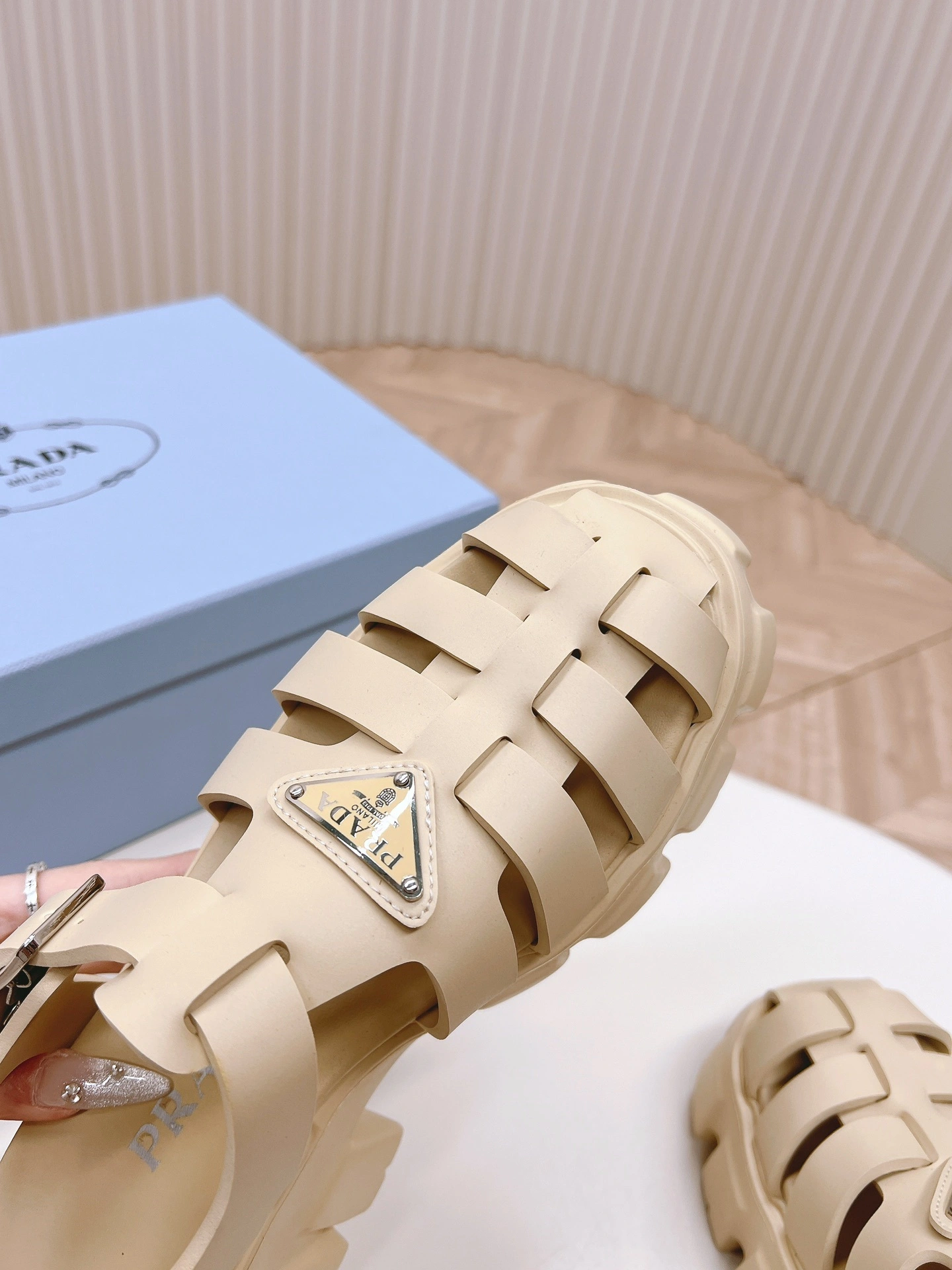 COCO--- Pr141 1X853M_3LKK_F0482_F_DD55 1X853M_3LKK_F0482_F_055 Thick soles：5.5cm item:D-X062E2008W
